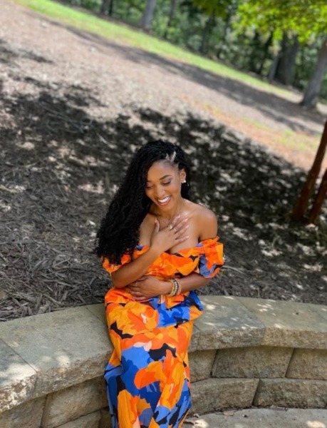 New orleans wellness influencer Elle Brown outside