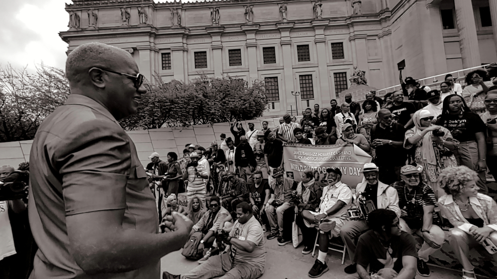 Jamel Shabazz facilitating the event.