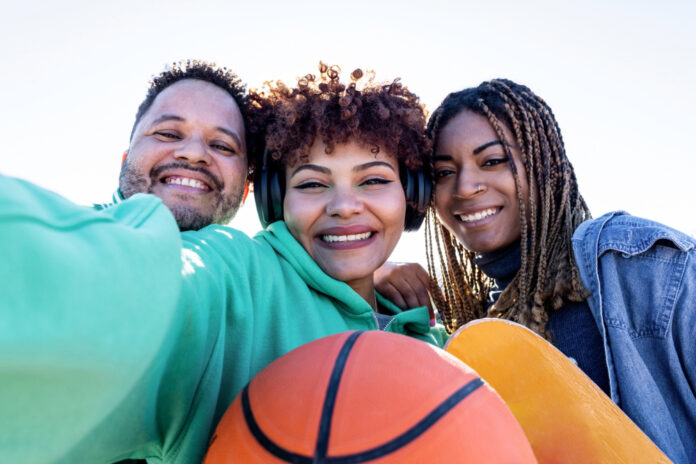 Group of Black alum